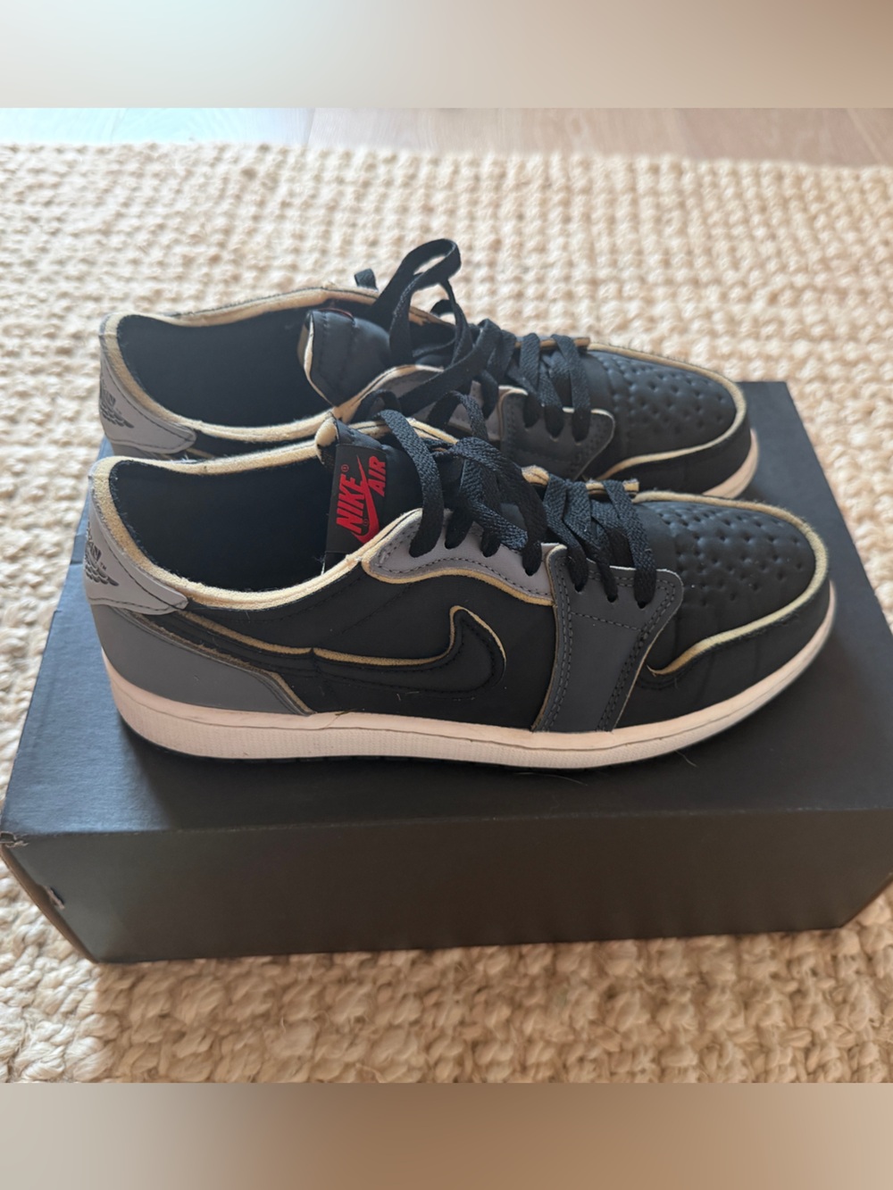 Jordan 1 Retro Sneakers - Black Smoke  - 0982006